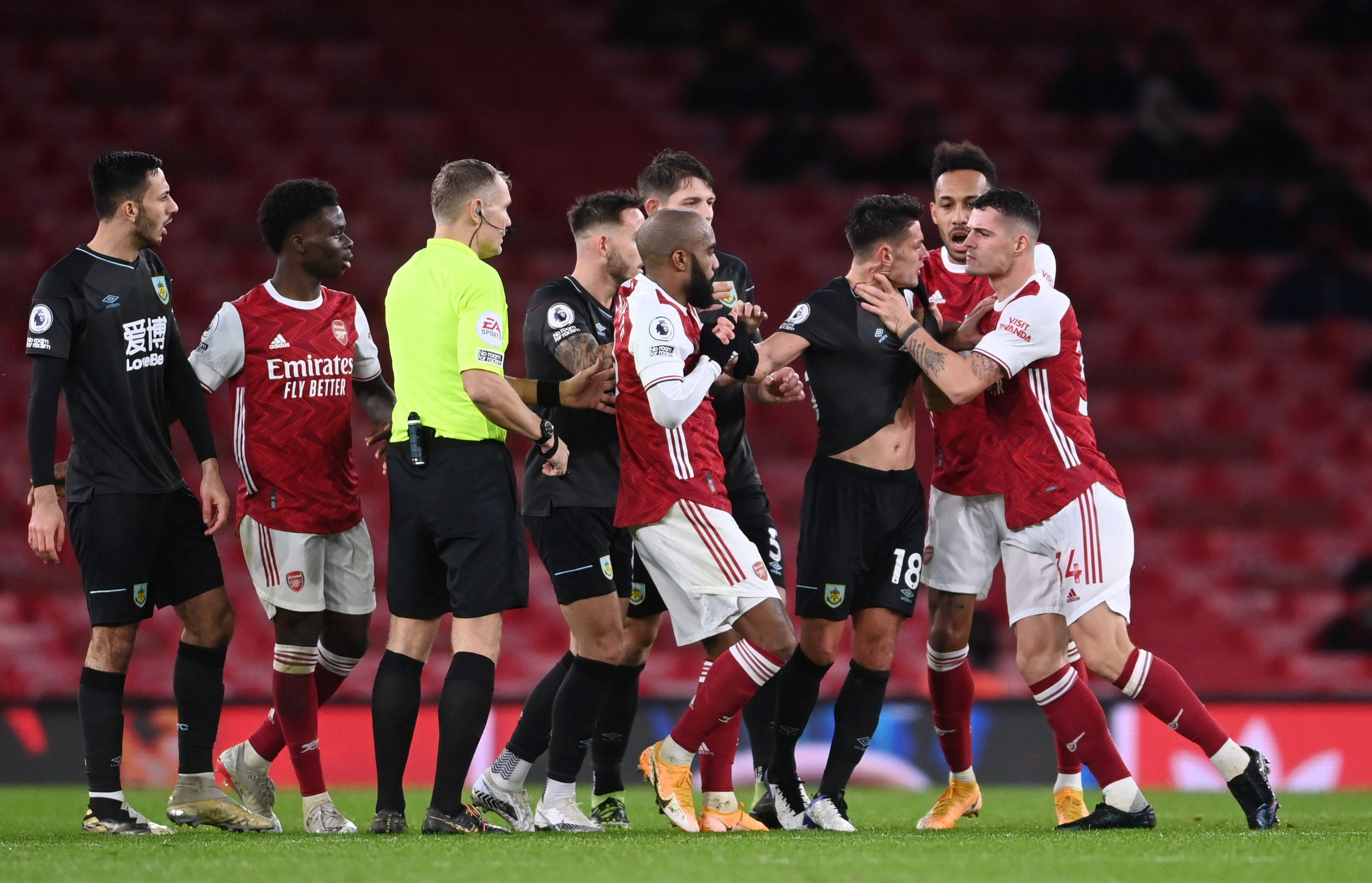 他的首次进 他的首次进